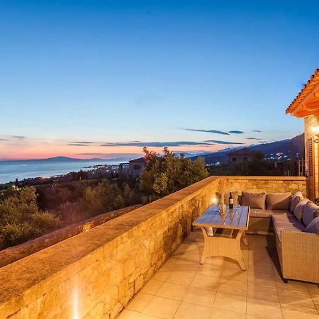Mani Panoramic Seaviews - Luxury Summer Haven Lévktron المظهر الخارجي الصورة