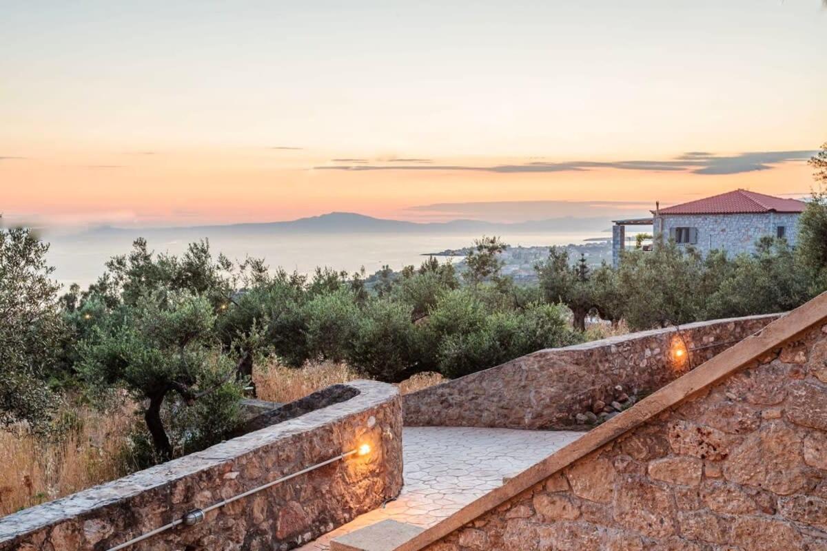 Mani Panoramic Seaviews - Luxury Summer Haven Lévktron المظهر الخارجي الصورة