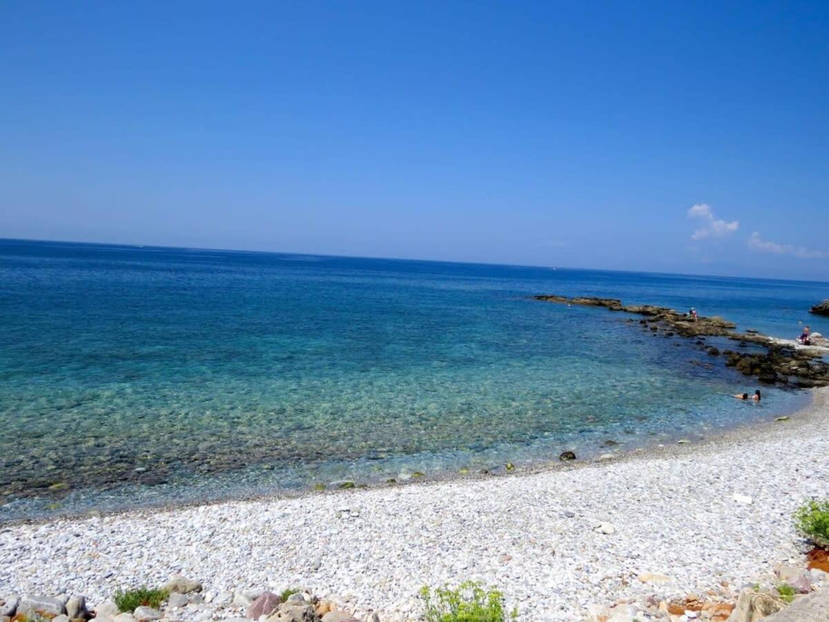 Mani Panoramic Seaviews - Luxury Summer Haven Lévktron المظهر الخارجي الصورة