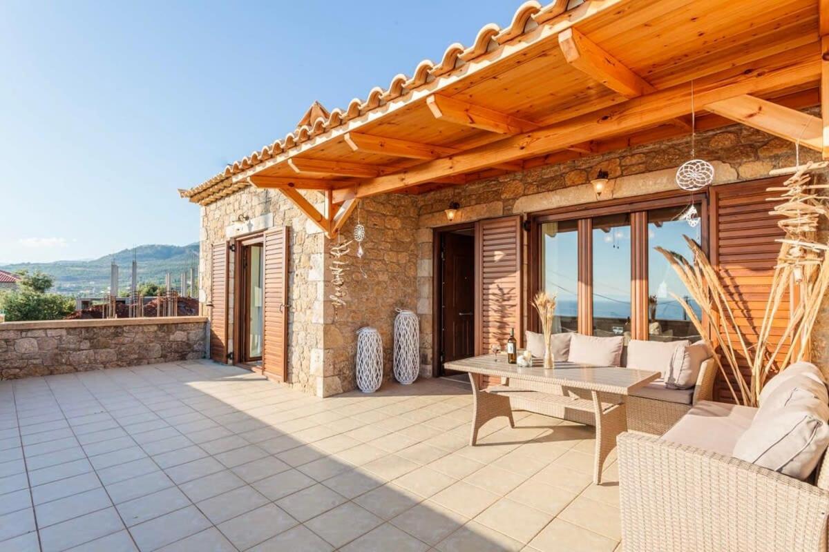 Mani Panoramic Seaviews - Luxury Summer Haven Lévktron المظهر الخارجي الصورة