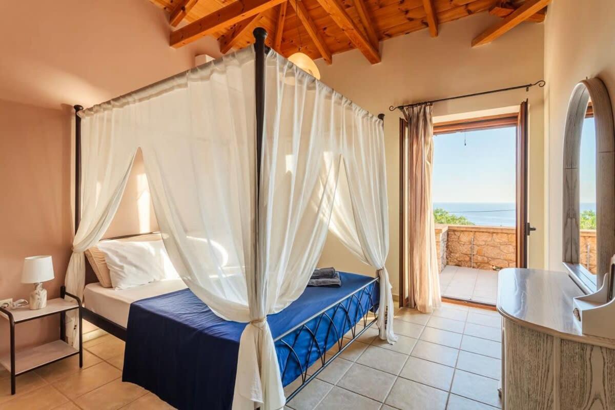 Mani Panoramic Seaviews - Luxury Summer Haven Lévktron المظهر الخارجي الصورة